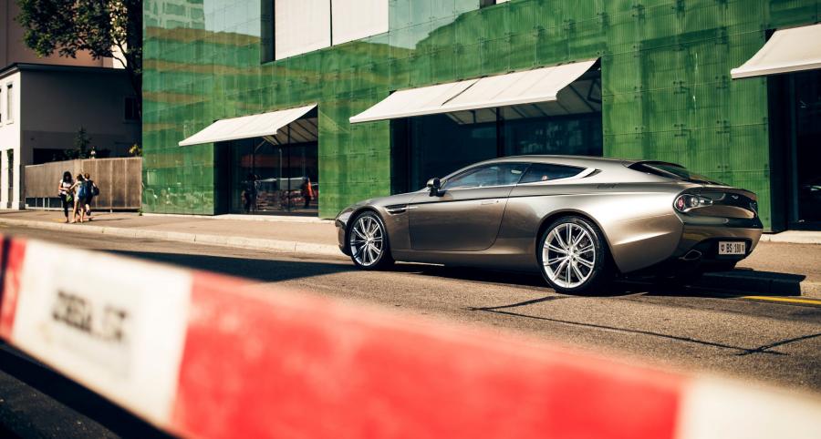  Aston Martin Virage Shooting Brake 2014 года  (фото 31 из 45)